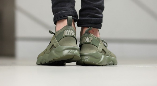nike huarache kaki